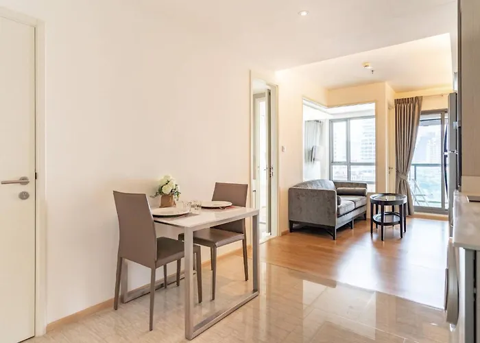 Phrom Phong 43F Rooftop Pool Workation 27 Monitor, Gym, Bts Airport Pickup