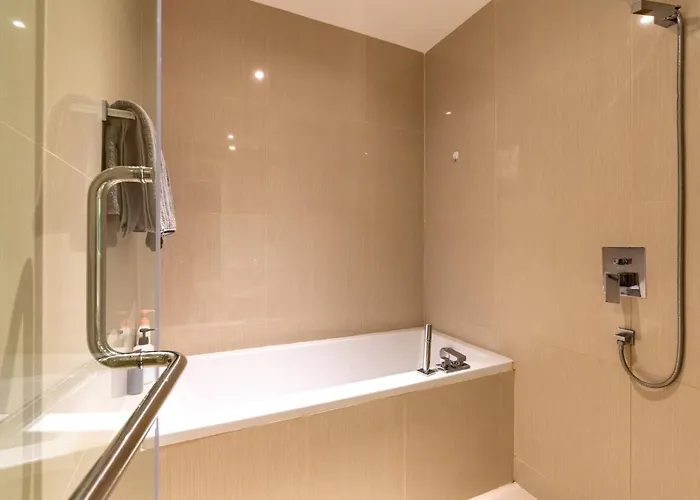 Phrom Phong 43F Rooftop Pool Workation 27 Monitor, Gym, Bts Airport Pickup バンコク都