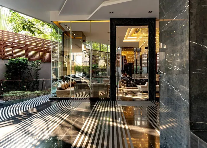別荘 Phrom Phong 43F Rooftop Pool Workation 27 Monitor, Gym, Bts Airport Pickup バンコク都
